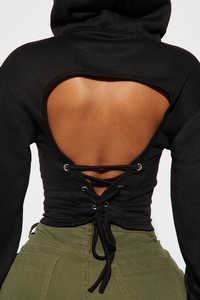 Sudadera Corta para Mujer con Espalda Abierta con Cordones, Logotipo Personalizado, Forro Polar, Sudadera con Capucha Elegante, Ropa Casual de Calle, Proveedor OEM de Marca Privada - Product Image 2