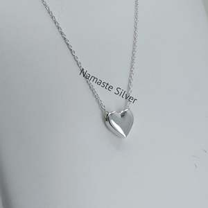 Collar de Plata de Ley 925 con Colgante de Corazón Delicado, Joyería Minimalista con Patrón Numérico, Amuleto de Amor para San Valentín - Product Image 1