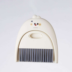 Juego de Escoba y Recogedor de Plástico 2 en 1 con Diseño de Dibujos Animados para Mesa, Teclado, Sofá, Limpieza del Hogar, Herramienta Práctica y Divertida - Product Image 1