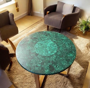 Adorno de Mesa de Lujo para el Hogar de Halloween, Hecho a Mano con Piedra Preciosa de Labradorita Verde, con Diseño de Amor - Product Image 1