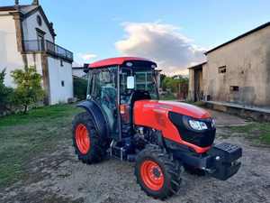 VENTE Tracteurs à vendre parfaits pour l'aménagement paysager agricole et les tâches extérieures robustes - Product Image 4