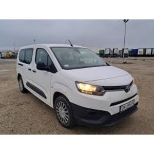 2017 para Toyota ProAce Crew Cab RWD Asientos de cuero Neumático de dirección izquierda Tamaño R17 - Product Image 1