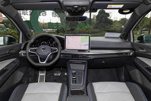 Berline compacte turbo d'occasion 2025, conduite à gauche, automatique, adaptée aux taxis et aux services de transport en ligne - Product Image 2