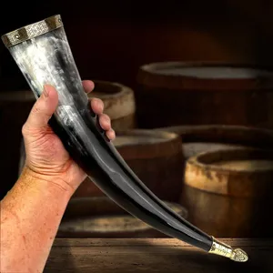 Corne de Viking médiévale pour les foires de la renaissance et le cosplay corne de Viking rustique pour chope de corne de Viking à boire nordique traditionnel - Product Image 1