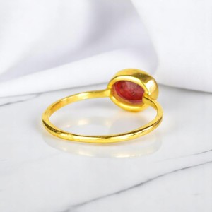 Joyería personalizada teñido rubí piedra preciosa forma ovalada 8x10 MM anillo chapado en oro anillos finos joyería - Product Image 2