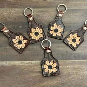 Porte-clés en cuir taillé sculpté à la main Porte-clés en cuir de forme exotique mignon Accessoires en cuir taillé Porte-clés mignons pour unisexe - Product Image 3