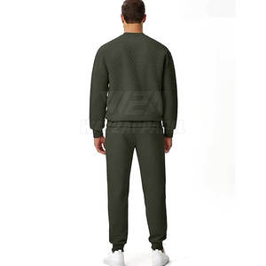 ชุดวอร์มแฟชั่นผู้ชายแบบสองชิ้น เนื้อผ้านุ่มสบาย เหมาะสำหรับสวมใส่ในชีวิตประจำวัน ออกกำลังกาย และเล่นกีฬา - Product Image 3