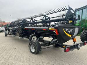 MacDon FD 140 Flexdraper - Product Image 2