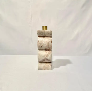 Bougeoirs en marbre chics ajoutant une touche d'élégance et de beauté naturelle à votre maison pour une ambiance chaleureuse et élégante exquise - Product Image 2