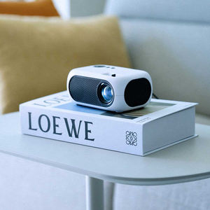 OVROOM Appareils ménagers intelligents Mini projecteur compact 2700LUX 50ANSI Support de coulée sans fil OTT avec support de trépied - Product Image 1