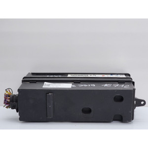 Boîte de rangement avec porte fusible pour Land Rover Discovery Série III YMB506200A 276DT diesel 2720 (04>10) - Product Image 3