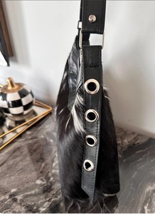 กระเป๋าหนังวัวสีน้ำตาลและสีขาวทำด้วยมือกระเป๋าสะพายแฟชั่นสำหรับผู้หญิงพร้อมกระเป๋าสะพายหนังเทียมธรรมชาติ - Product Image 4