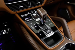 Porsche Cayenne E-Hybrid 2024 Usado en Buenas Condiciones, Certificado y Limpio - Product Image 4