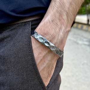 Brazalete de acero forjado a mano de Damasco, pulseras personalizadas - Product Image 1