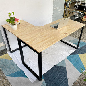 Escritorio de Esquina en Forma de L para Juegos, Requiere Ensamblaje, 140x120cm, Superficie de Madera y Patas de Hierro, para Dormitorio u Hotel-CD68015 - Product Image 6