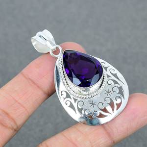 Pendentif en pierre précieuse d'améthyste Forme de poire à facettes Fournisseur de pendentifs en laiton plaqué argent d'améthyste de haute qualité en Inde - Product Image 1