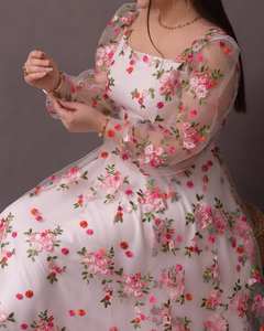 NOUVELLE ROBE ANARKALI FANTAISIE MODERNE EN TISSU RÉCHÉ DÉFINI COMME UN FILET, POUR SOIRÉE, AVEC SÉCHAGE RAPIDE - Product Image 3