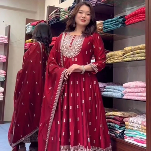 Dernier Designer Party Wear Pure Chinon Soie Beau Fil Avec Séquence Broderie Travail Haut Et Bas Avec Dupatta - Product Image 1