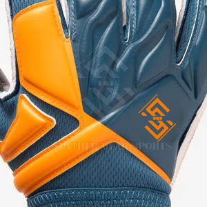 Gants de gardien de but en latex de haute qualité sur mesure avec logo personnalisé, imperméables, antidérapants et respirants pour adultes - Product Image 5