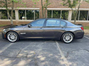 BMW Série 5 750Li XDrive AWD 2014, moteur essence 4L, berline 4 portes d'occasion, Euro III, caméra de recul, sièges en cuir foncé, conduite à gauche - Product Image 3