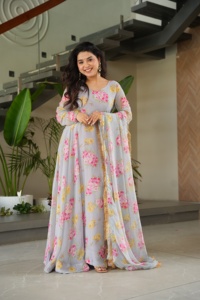 Elegante y de moda Zari Lentejuelas Vestido DE TRABAJO Vestido tradicional Bordado Trabajo con Georgette Boda Compromiso Colección de ropa - Product Image 4