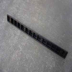 ขอบกั้นจอดรถแบบพกพา ติดตั้งง่าย ใช้ชั่วคราว พร้อมเดือย - Product Image 5