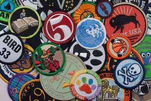 แผ่นป้ายปักแบบรีดบนผ้าแผ่นปะติดสำหรับติดเสื้อผ้าแผ่นติดโลโก้ที่กำหนดเองได้ป้าย3D ด้านหลัง - Product Image 4