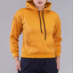 Sudaderas con capucha de moda al aire libre para mujer Ropa de invierno informal con cuello con capucha y logotipo frontal Disponible en diferentes diseños - Product Image 1