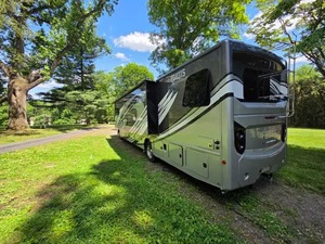 Camping-car d'occasion 2024 Fleetwood Class A à moteur essence, 36 pieds - Product Image 6