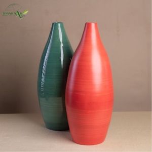 Vase de table en bambou enroulé Art Déco avec finition de couleur audacieuse, écologique et durable - Product Image 1