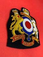 Écussons brodés à la main en feutre non tissé de haute qualité, design unique, broderie au fil, prix très bas, personnalisables pour chapeaux