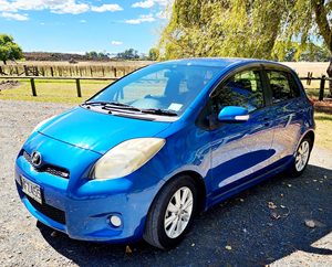 Toyota Vitz Usado en Buen Estado a la Venta - Product Image 1