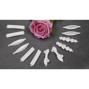 Clip plat auto-charnière conçu pour les femmes et les filles avec des cheveux fins épais ou fins fabriqué en Corée ensemble de pinces à cheveux auto-charnière - Product Image 1