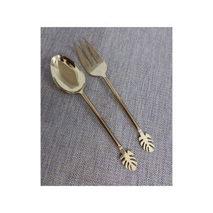 Ensemble de service à salade en acier inoxydable pour hôtel et table couverts design fleuri de bonne qualité ensemble de service à salade avec plaqué or - Product Image 4