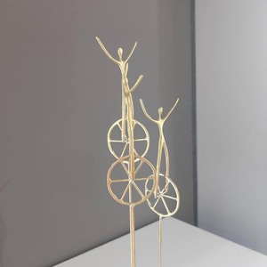 Estatuilla elegante en diseño de rueda, decoración de mesa, pieza de exhibición moderna para sala de estar, oficina, regalo de boda, escultura de exhibición - Product Image 2