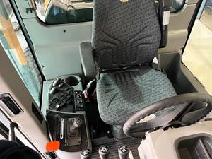 Motoniveladora CASE 865B, 3660 mm, 15.6 Toneladas, 142 kW, para Construcción y Mantenimiento de Caminos de Tierra y Grava - Product Image 6