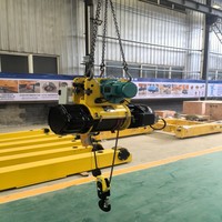 Palans électriques télécommandés sans fil pour le levage de charpentes en acier en hauteur sur les chantiers de construction