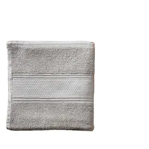 Conjuntos de toalhas de banho macias em cores bonitas Toalha de banho 100% OEM Super Macia a Fornecedor de menor preço na Índia.