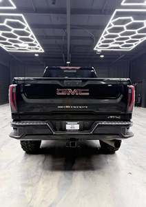 GMC Sierra 2500 AT4 Duramax Diésel 2024 en Perfecto Estado - Product Image 3