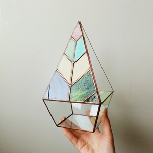 Terrario Piramidal Geométrico Moderno Hecho a Mano, Florero de Cristal con Vidrio Teñido para Decoración del Hogar, Exhibición de Jardín Interior, Idea de Regalo - Product Image 1