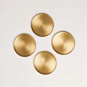 Juego de 4 posavasos metálicos de alta calidad con acabado dorado para accesorios de decoración del hogar elegantes y prácticos - Product Image 1