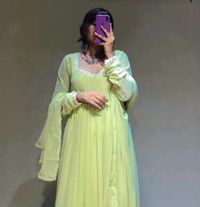 Tenue de mariage de style indien et pakistanais et tenue de festival Costume Georgette Salwar Kameez avec bordure en dentelle fantaisie Ensemble Kurtis - Product Image 2