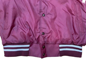 Chaqueta universitaria de satén granate con rayas granate y blanco Chaqueta universitaria bordada e impresa personalizada para hombres - Product Image 6