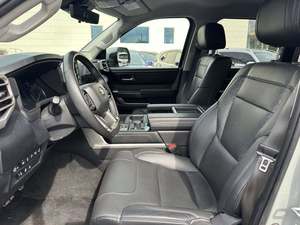 2023 para Tundra SR5 CrewMax Cab 4WD Volante a la Izquierda Emisión Euro IV 50001-75000 Millas 150-200 CV Potencia 200-300 Nm Torque EE. UU. - Product Image 2