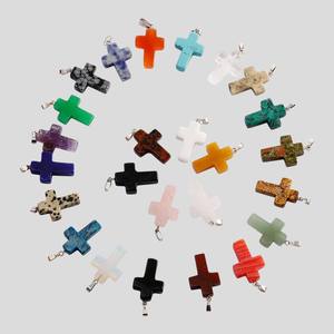 Vente en gros de pendentif croix en pierre de soleil en or-bijoux croix en cristal de guérison en pierre naturelle pour colliers - Product Image 4