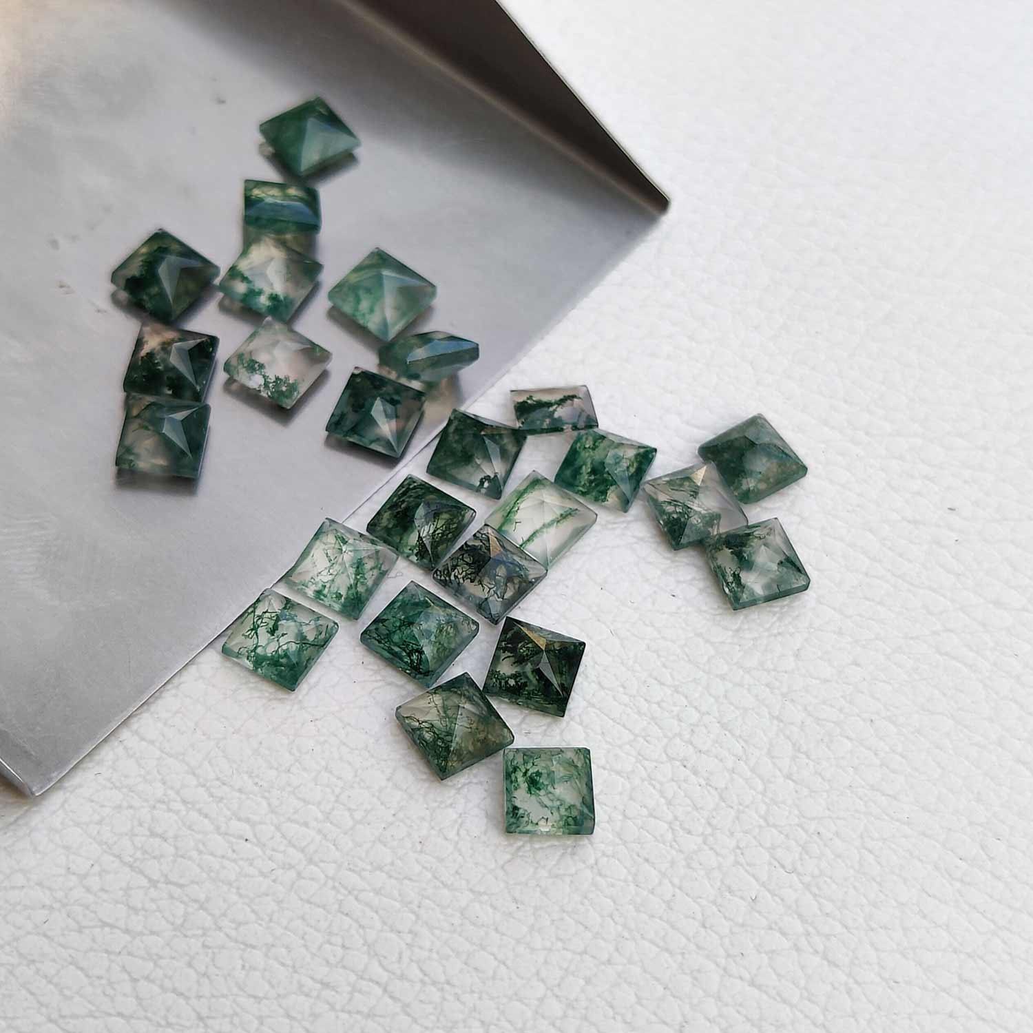 สีเขียว