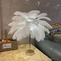 Lampe de bureau créative rechargeable en plumes d'autruche élégante pour la chambre à coucher