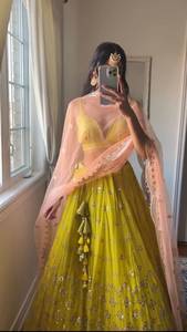Diseñador indio Ropa DE BODA Amarillo Georgette Lehenga set Georgette con Secuencia de trabajo Étnico Lehenga choli Set Totalmente cosido - Product Image 4