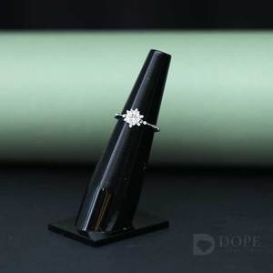 แหวนเพชรมอยส์ซอไนท์สแตนเลสสุดหรูแหวนแต่งงานสำหรับผู้ชายและผู้หญิง - Product Image 1