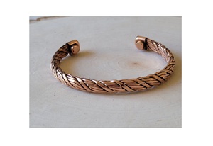 Dazglor เครื่องประดับสแตนเลสสำหรับผู้หญิงดีไซน์หรูหราชุบทองมาใหม่กำไลข้อมือแบรนด์ดัง - Product Image 2